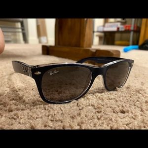 Polarized Ray-Ban New Wayfarers ((Barely Worn!))